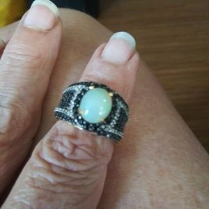 STUNNING SIZE 6 2 CARAT OPAL RING